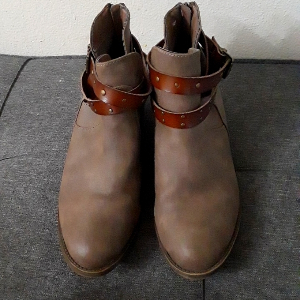 10m boots